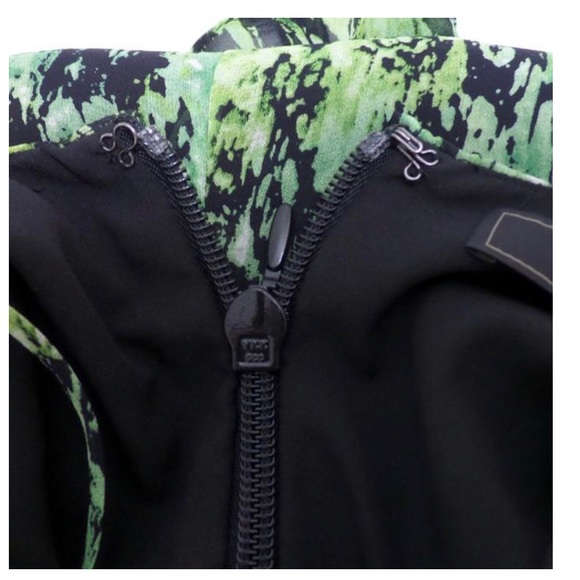 BCBGMAXAZRIA “Kaia" Silk Print Short Casual Dress. - Picture 8 of 10